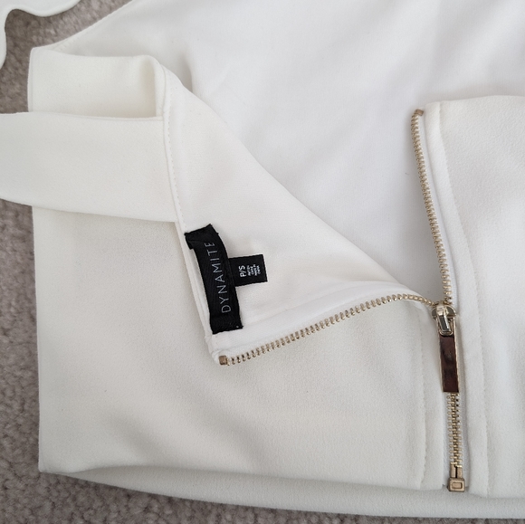 Dynamite Cropped Tank Top - Picture 3 of 4